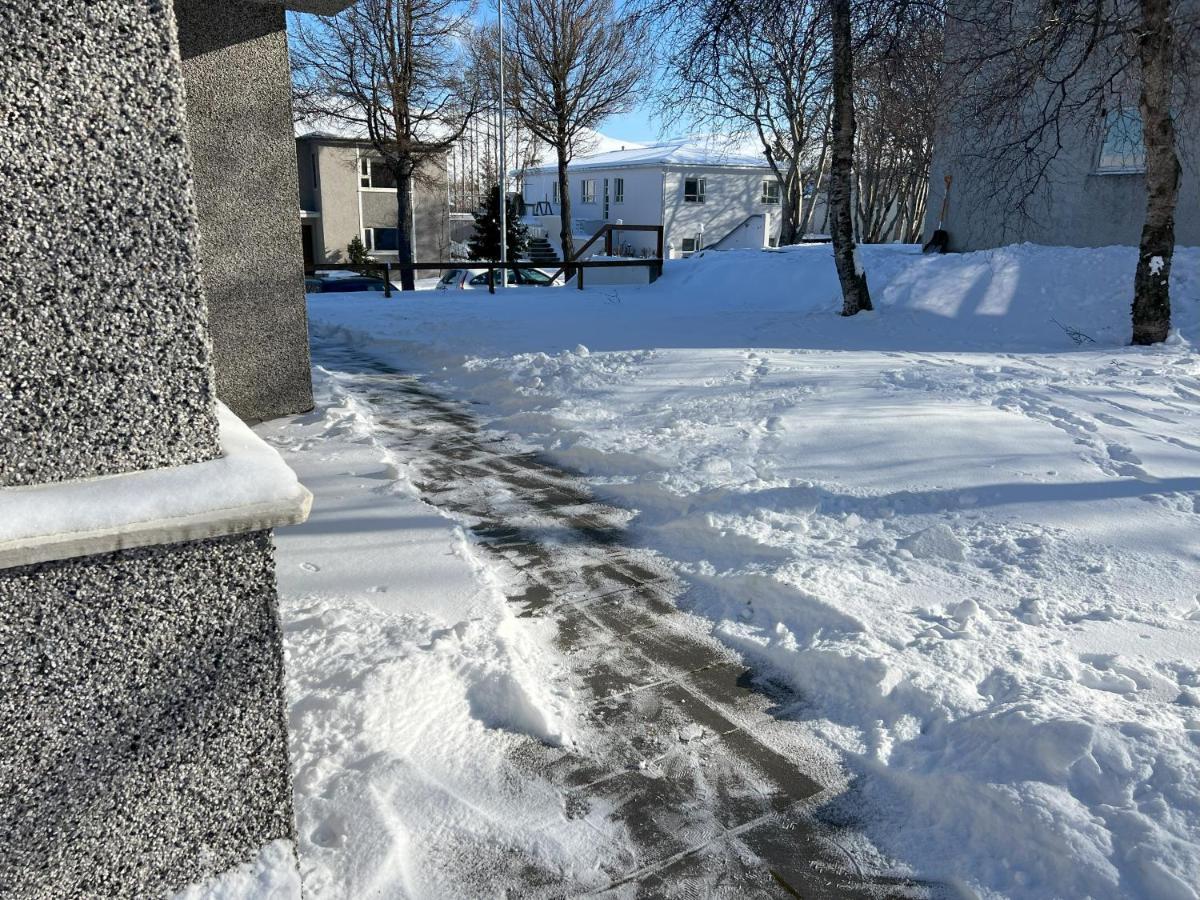 Guesthouse Akureyri - Apartments Near Down Town Екстериор снимка