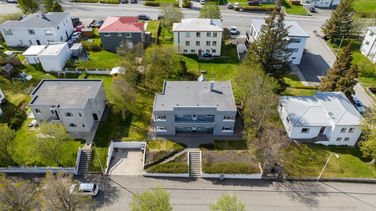 Guesthouse Akureyri - Apartments Near Down Town Екстериор снимка