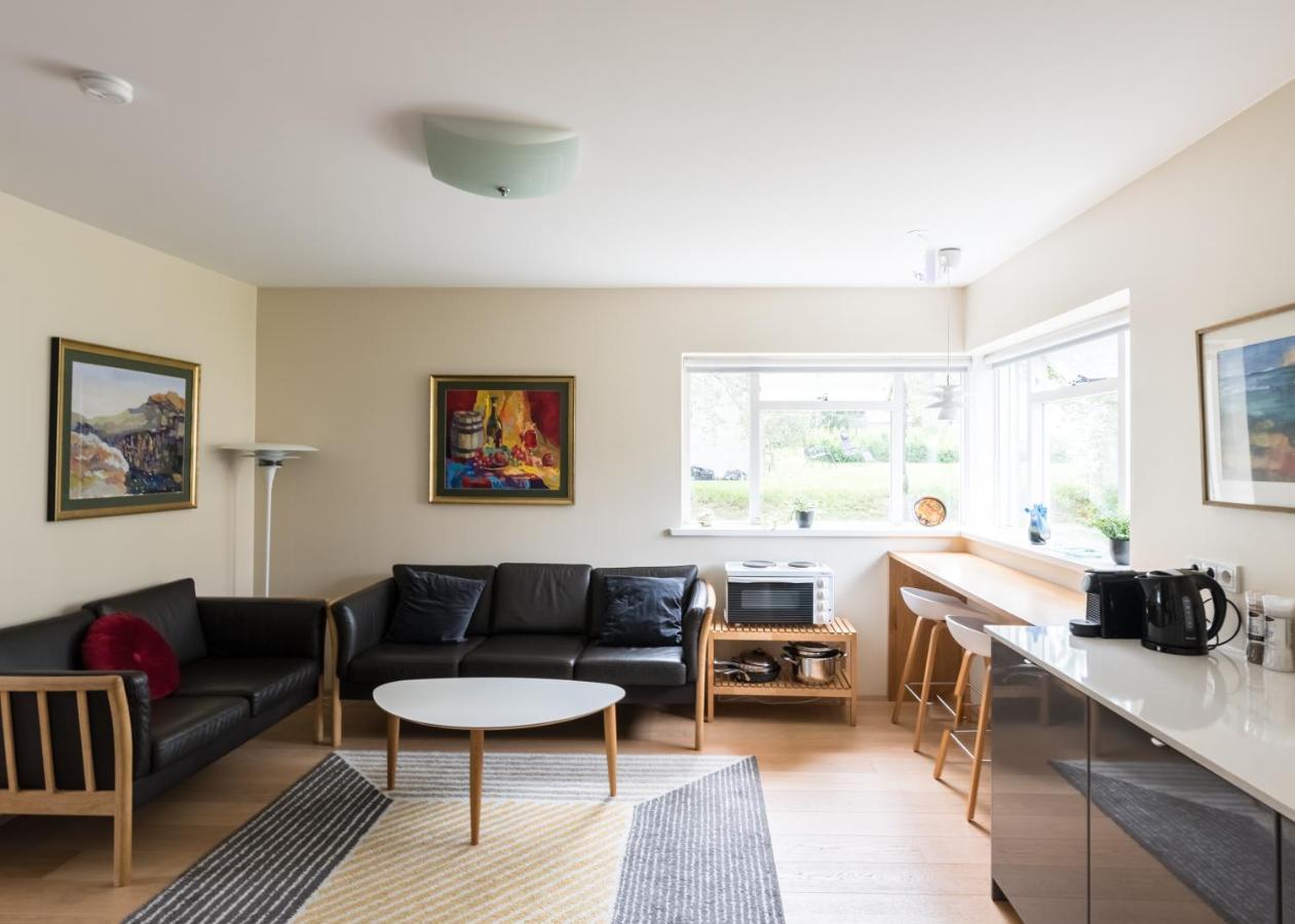 Guesthouse Akureyri - Apartments Near Down Town Екстериор снимка