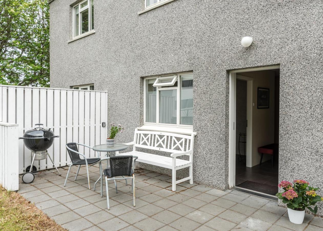 Guesthouse Akureyri - Apartments Near Down Town Екстериор снимка